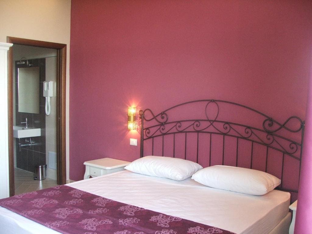 Superior Double or Twin Room with Terrace room - Image 3