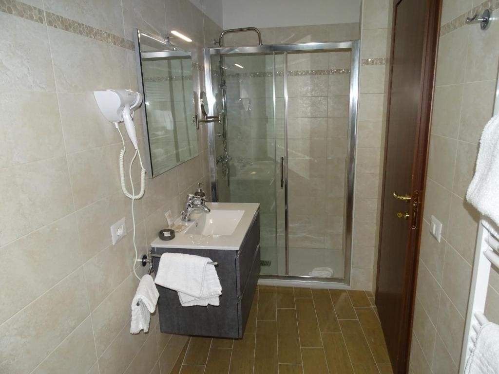 Deluxe Room room - Image 1