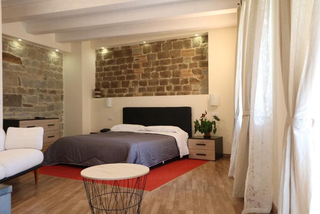 King Room with Balcony room - Image 1
