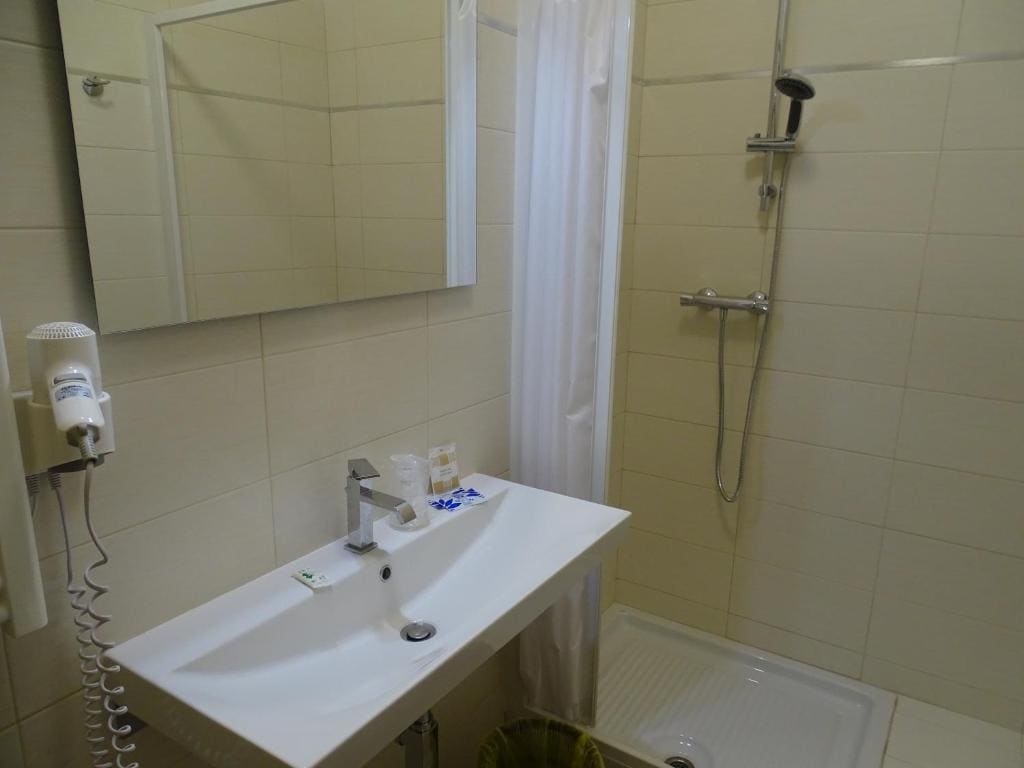 Quadruple Room room - Image 3