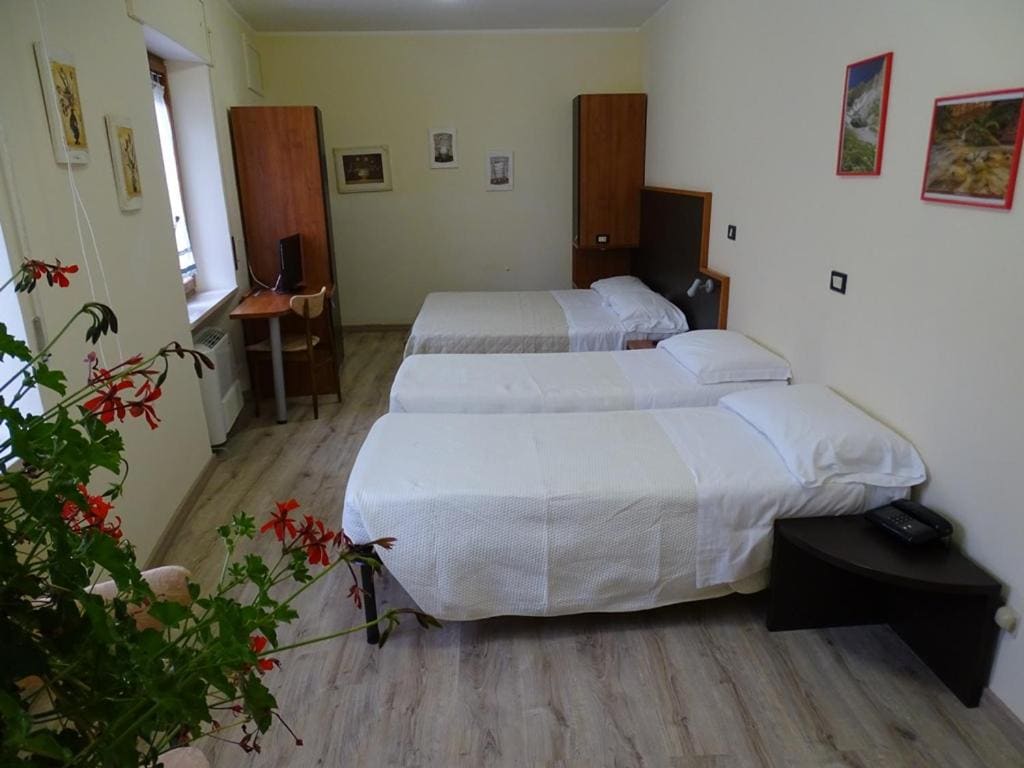 Quadruple Room room - Image 2