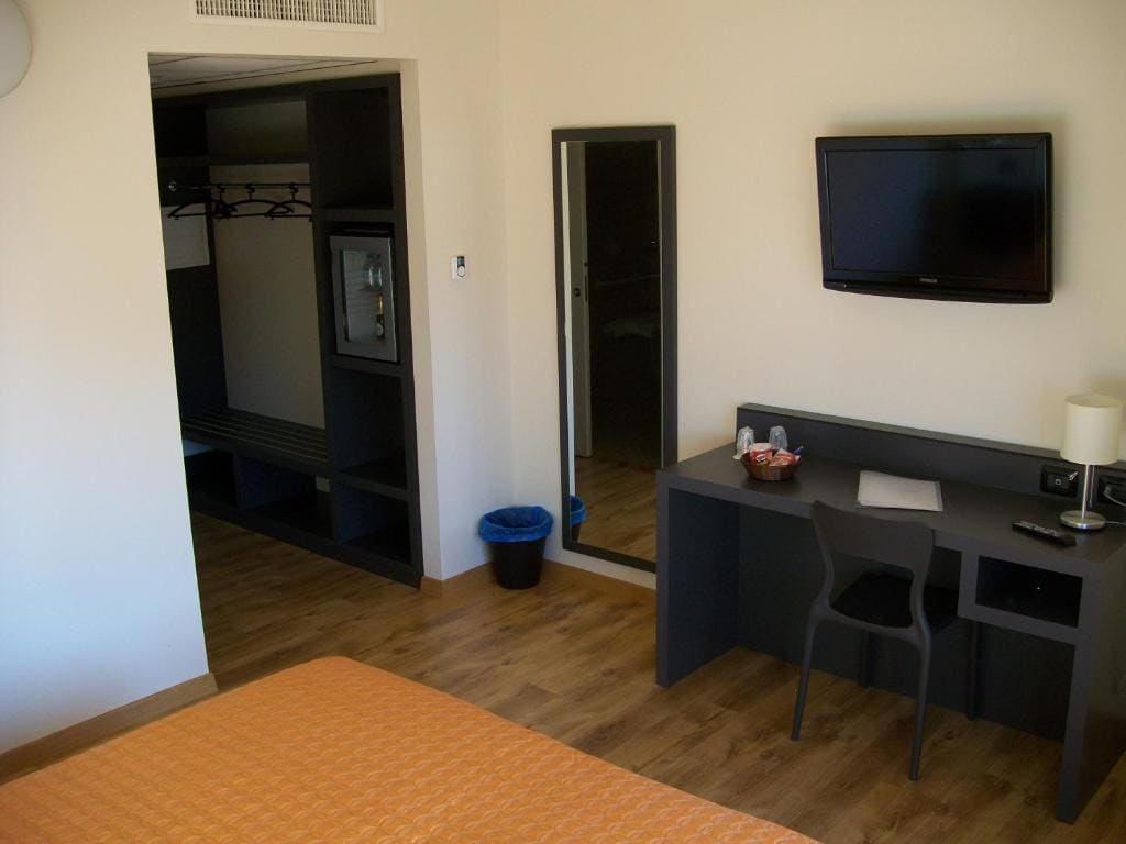 Twin Room room - Image 3