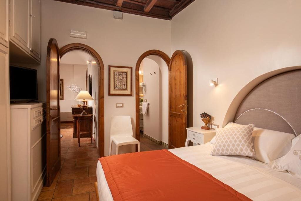 Single Room - Via dei Greci 23 room - Image 3