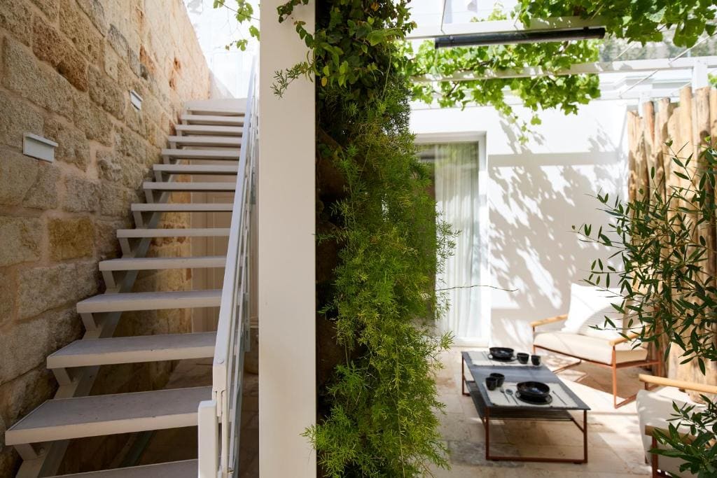 Suite with Private Garden, Hot Tub and Sea View room - Image 2