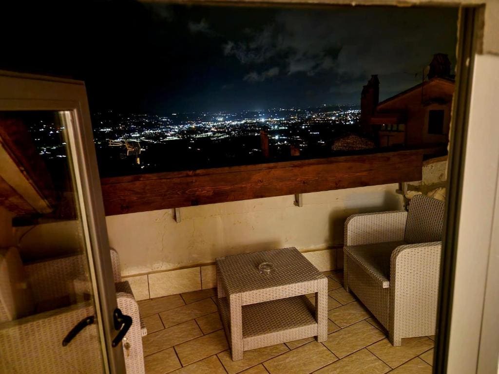 Double Room with Private Bathroom room - Image 2