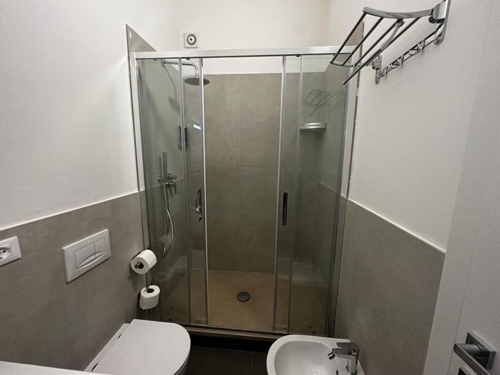 Deluxe Double Room with Extra Bed room - Image 3