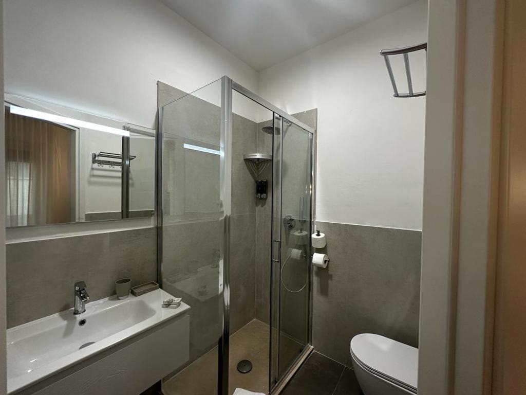 Double Room with Private Bathroom room - Image 1