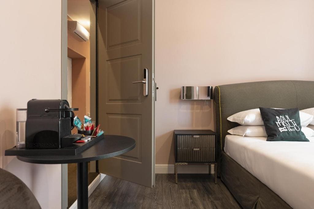 Standard Double Room room - Image 2