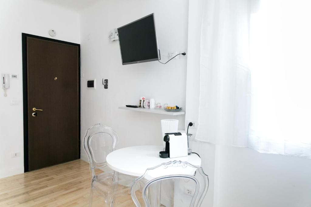 Deluxe Room room - Image 3