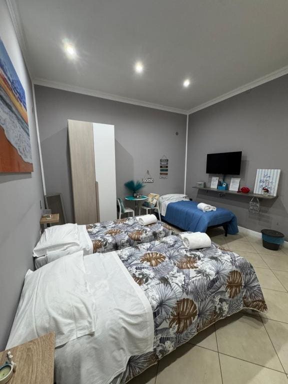 Room room - Image 2