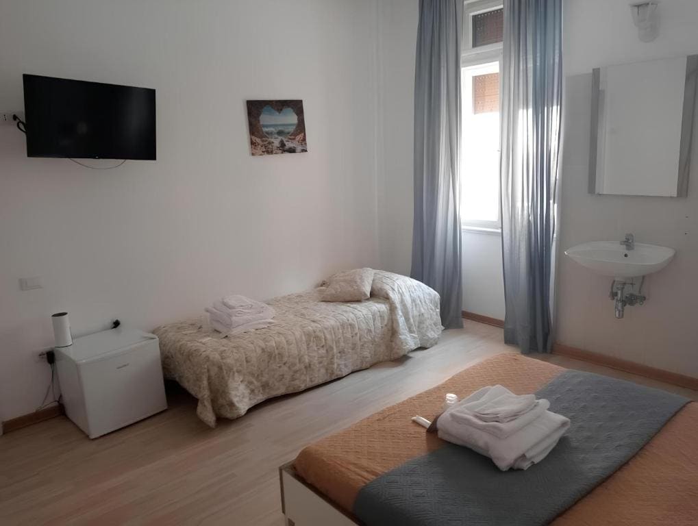 Economy Double Room room - Image 1