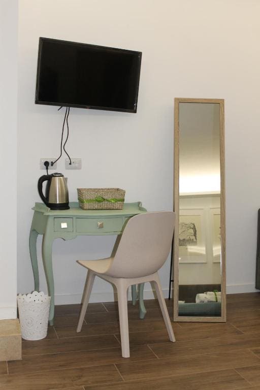 Quadruple Room with Bathroom room - Image 2