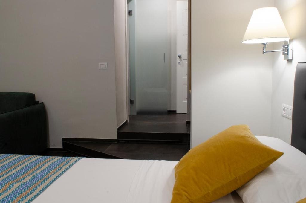 Comfort Quadruple Room room - Image 2