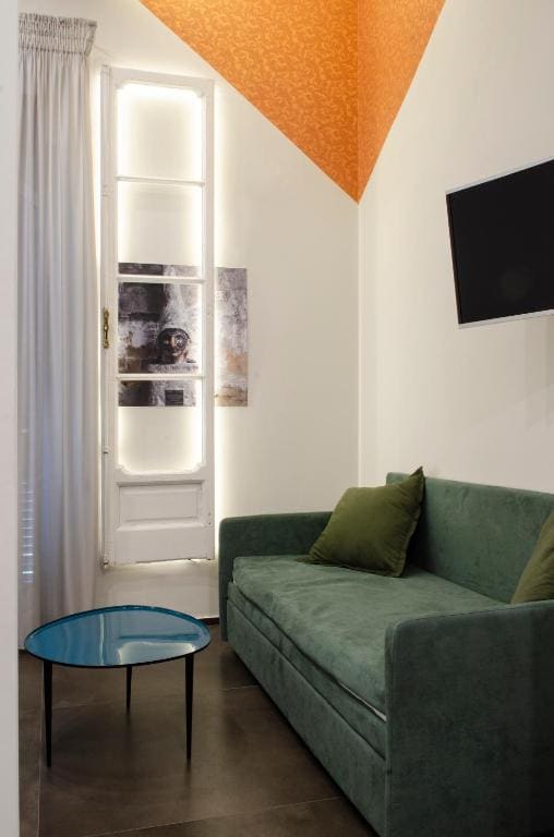 Deluxe Triple Room room - Image 3