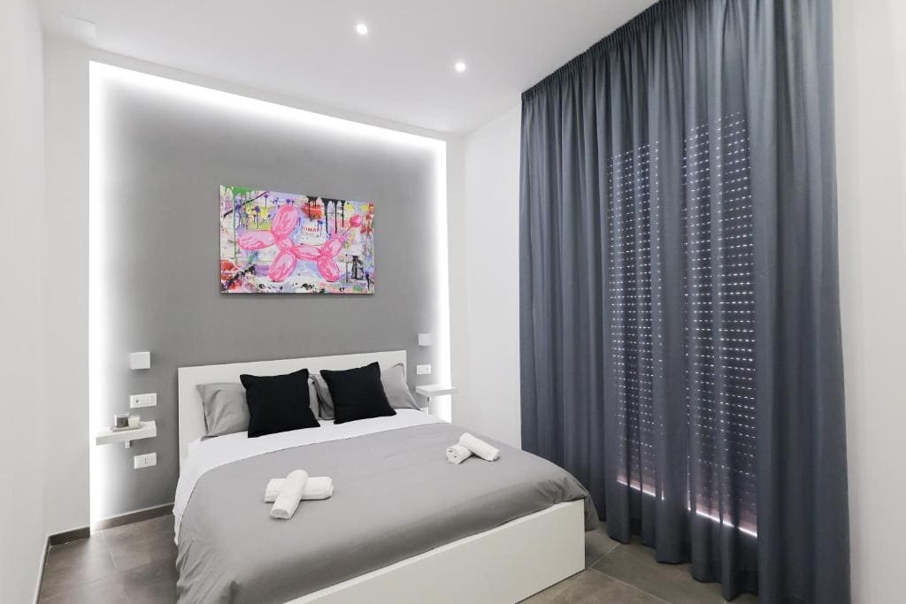 Double Room with Balcony room - Image 3