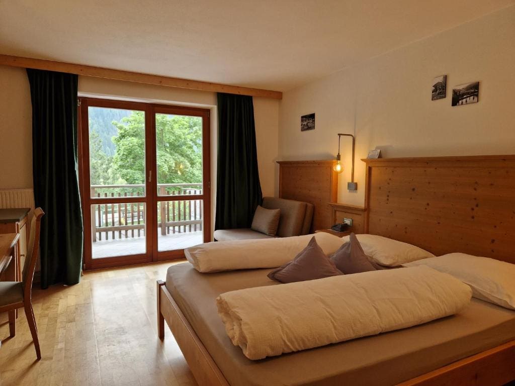 Double Room with Balcony room - Image 1