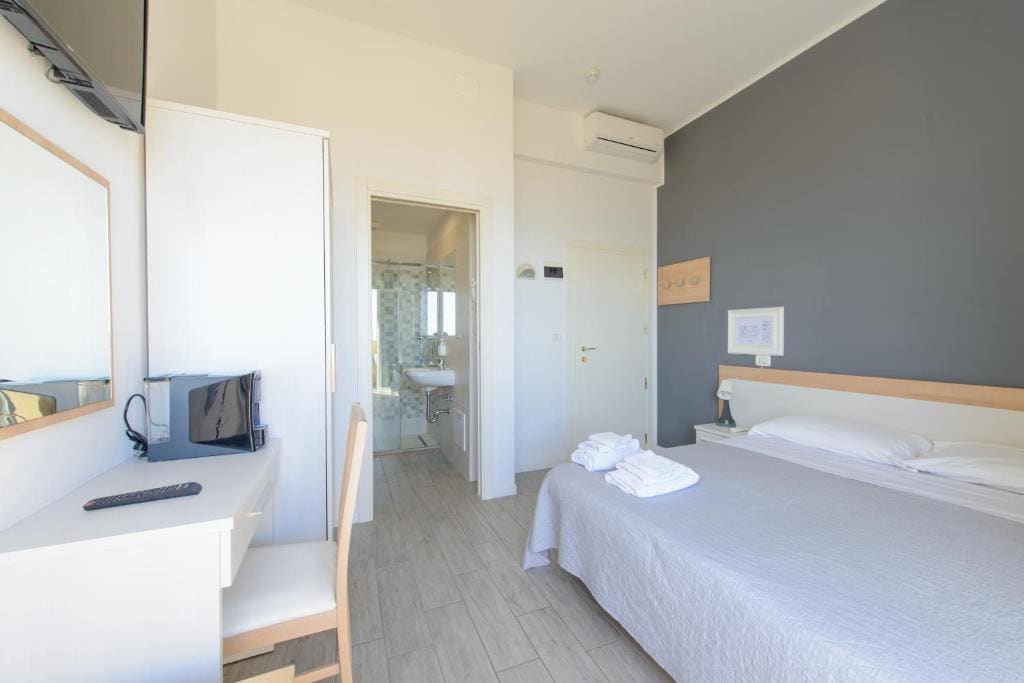 Double or Twin Room with Balcony room - Image 1