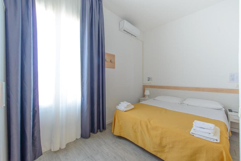 Economy Double Room - no Balcony room - Image 3