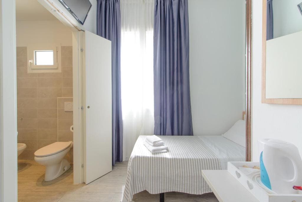 Single Room - no Balcony room - Image 3