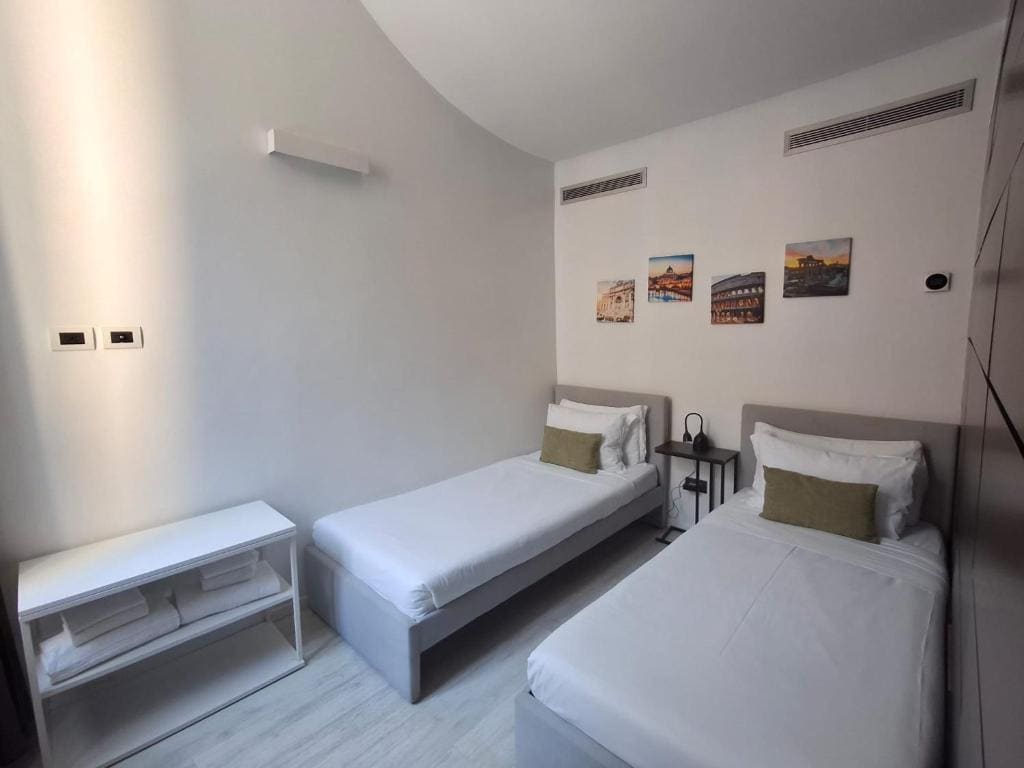 Standard Quadruple Room room - Image 2