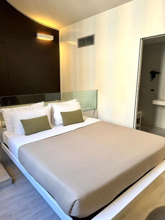 Suite room - Image 2