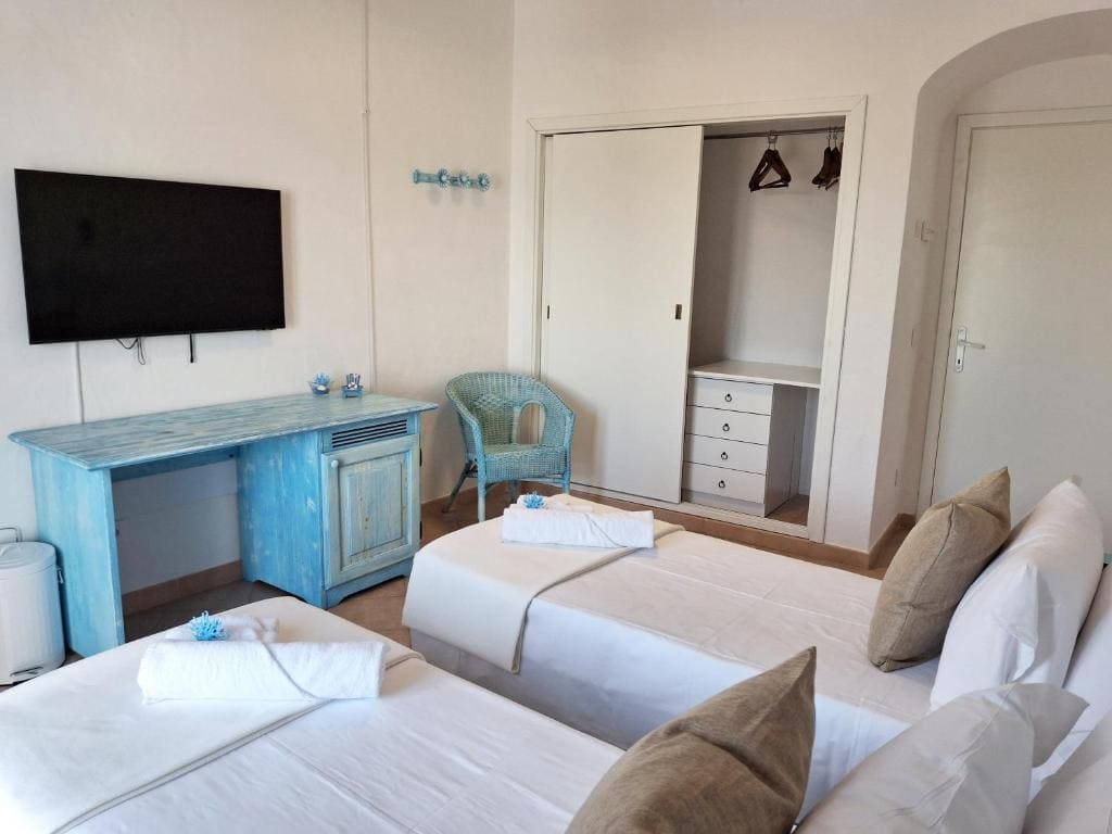 Twin Room with Garden View room - Image 1