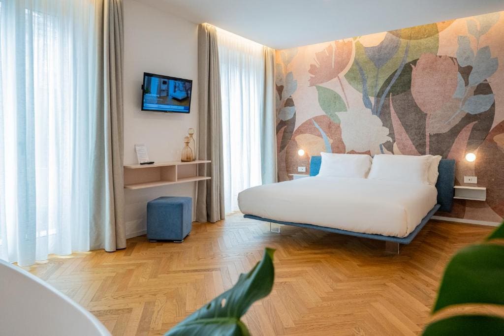 Deluxe Room room - Image 3