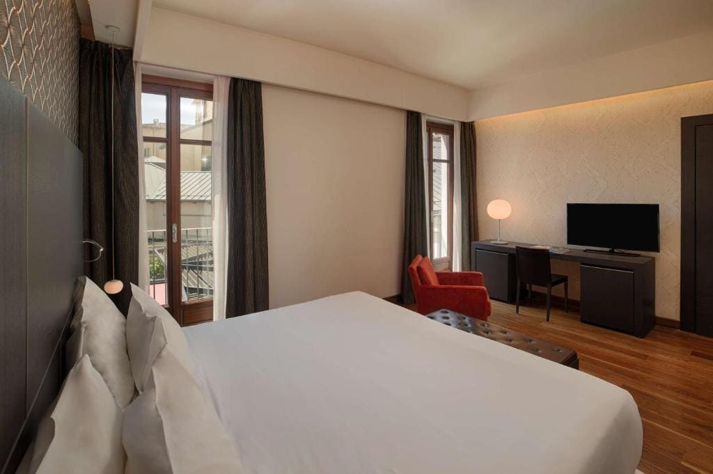 Premium Double or Twin Room room - Image 2