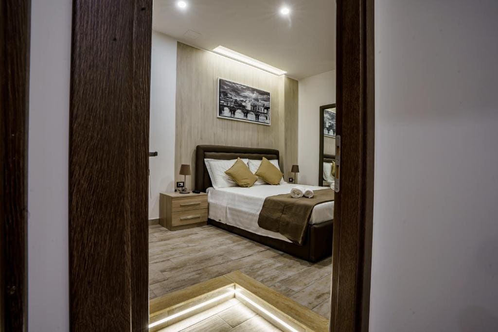 Deluxe Room room - Image 3