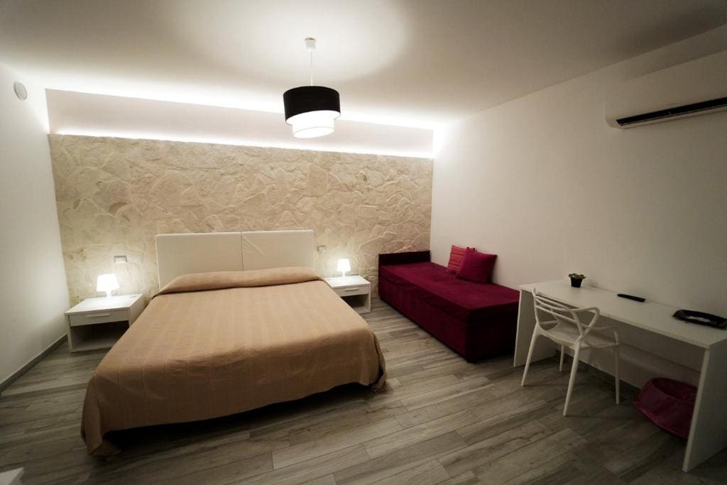 Deluxe Room room - Image 3
