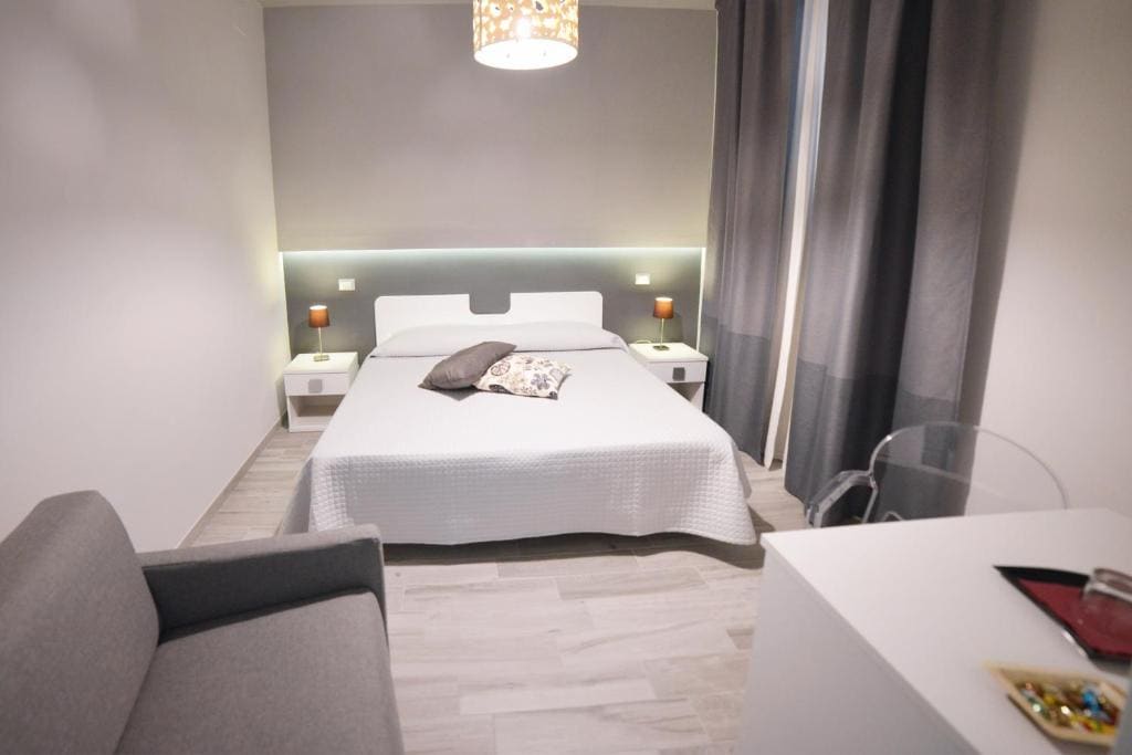 Deluxe Room room - Image 1