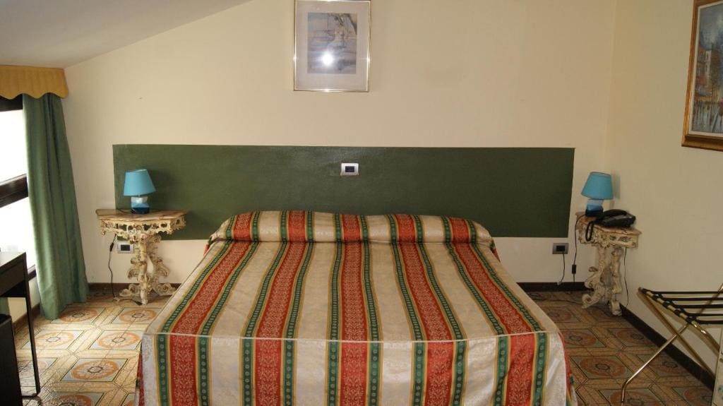 Economy Double Room room - Image 2