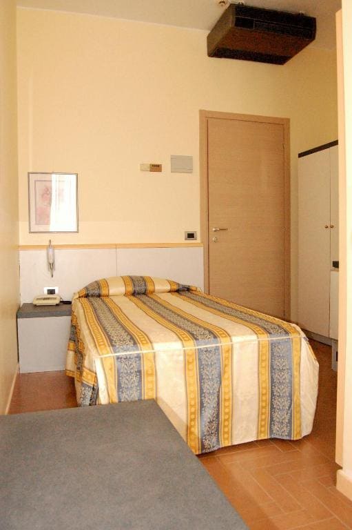 Economy Double Room room - Image 3
