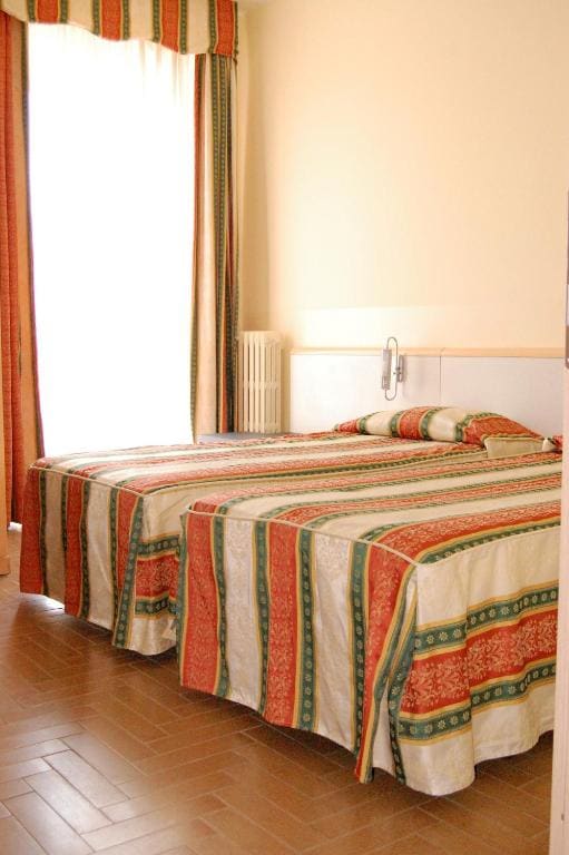 Economy Twin Room room - Image 1