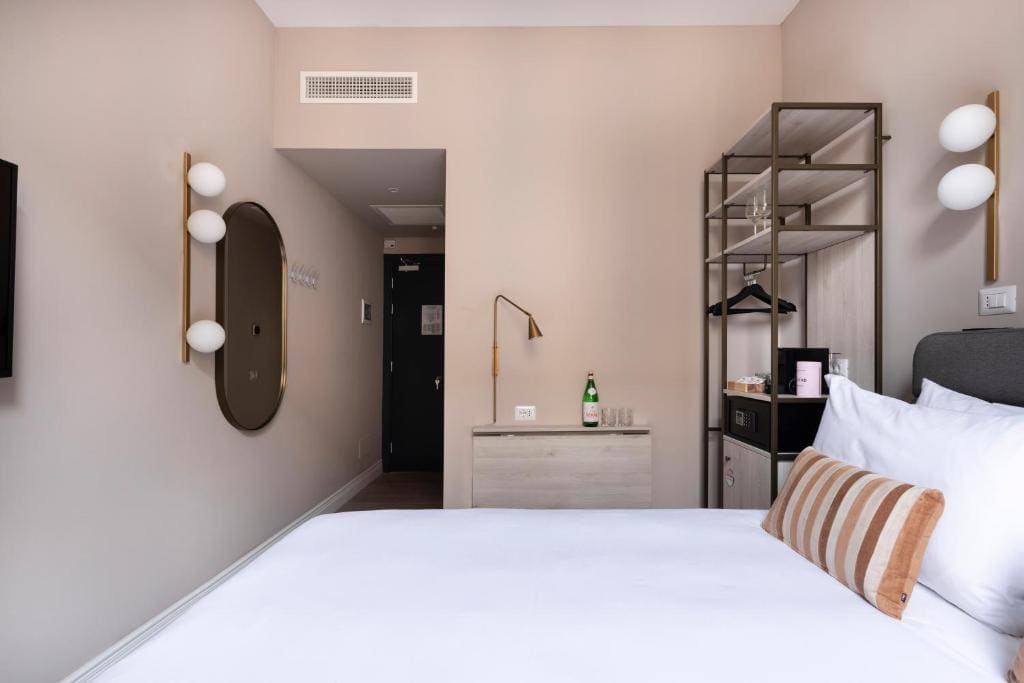Medium Room room - Image 3