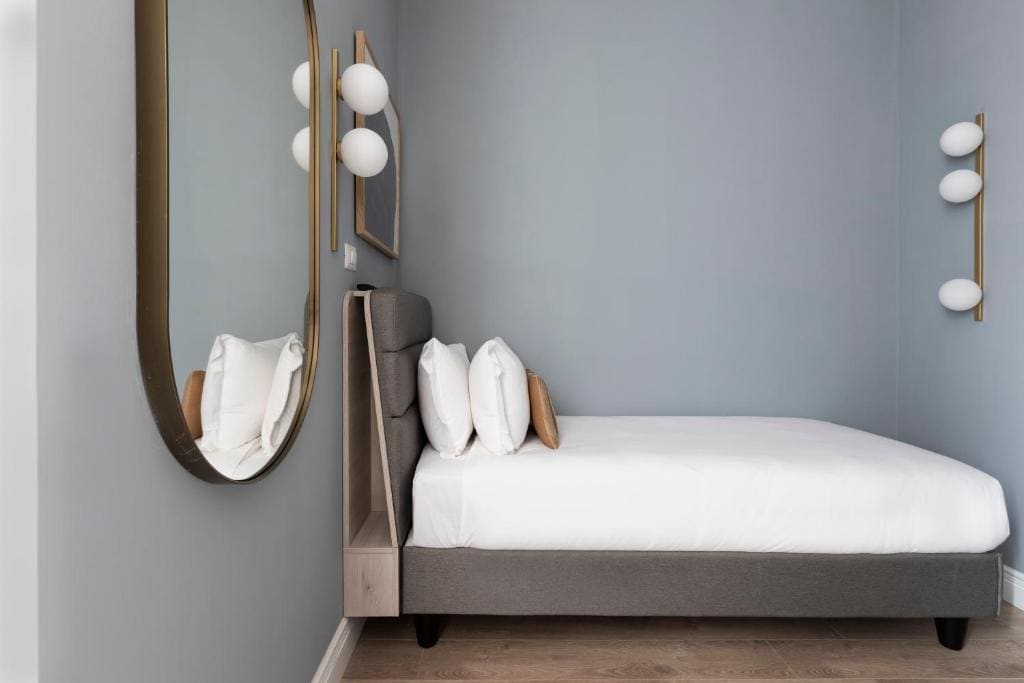 Small Room - Single Bed room - Image 2