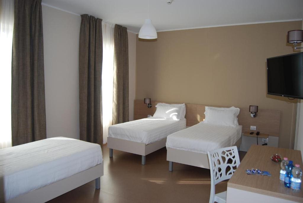 Double or Twin Room with Bathroom room - Image 3