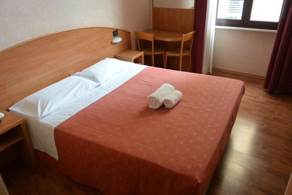 Double or Twin Room room - Image 1