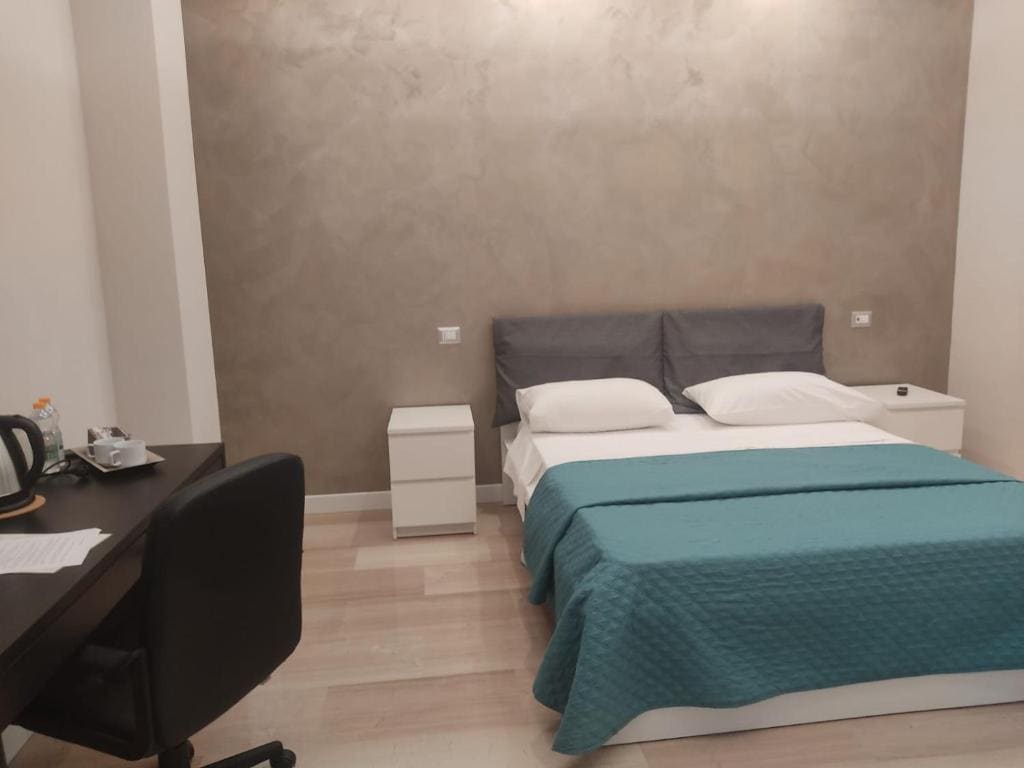 Budget Double Room room - Image 3