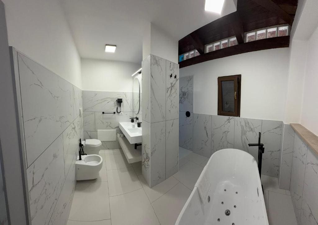 Deluxe Room room - Image 1