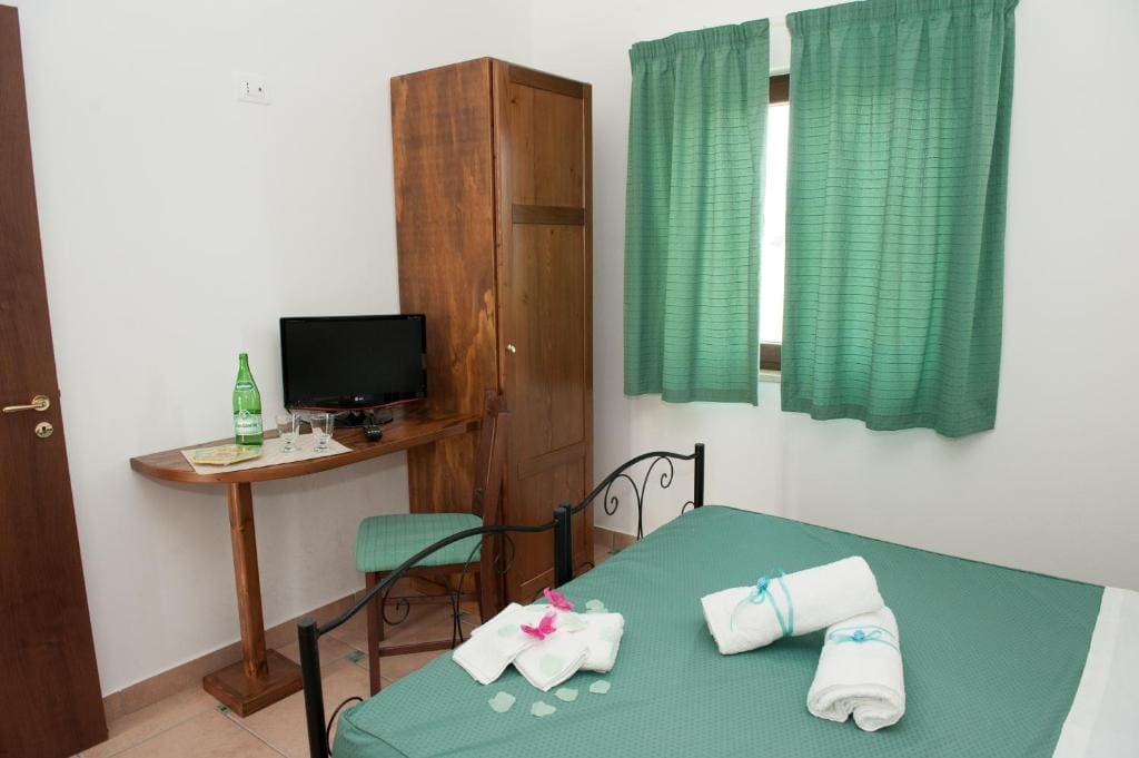 Family Room room - Image 1