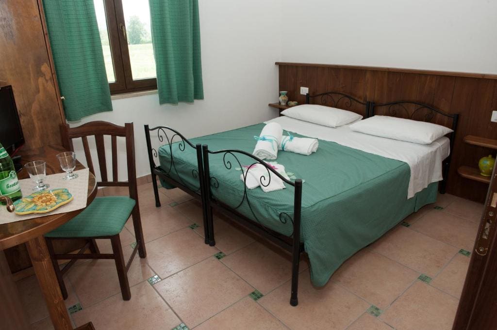 Family Room room - Image 2