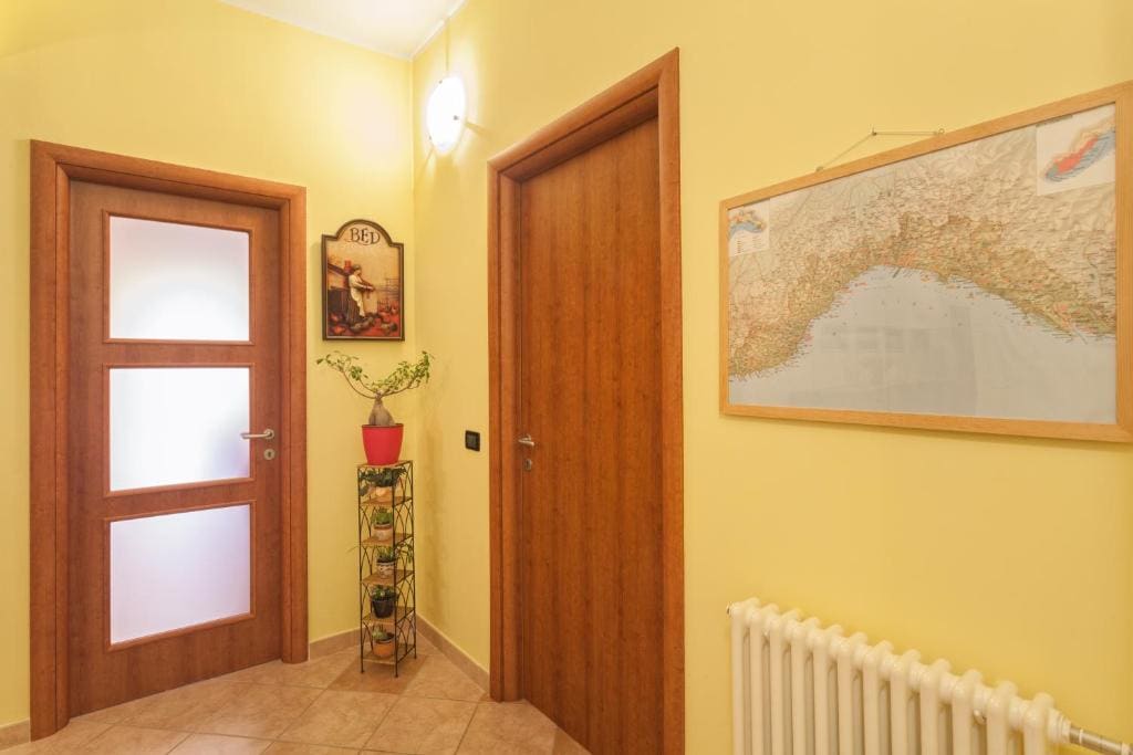 Double Room with Shared Bathroom room - Image 1