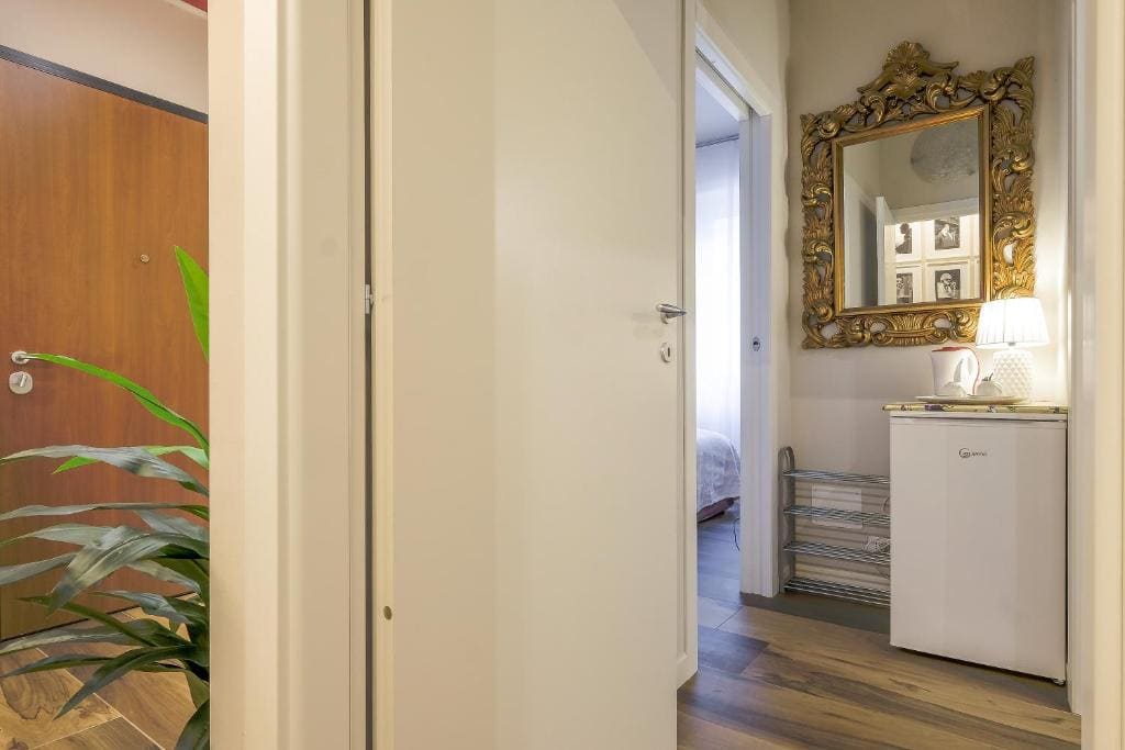 Apartment room - Image 3