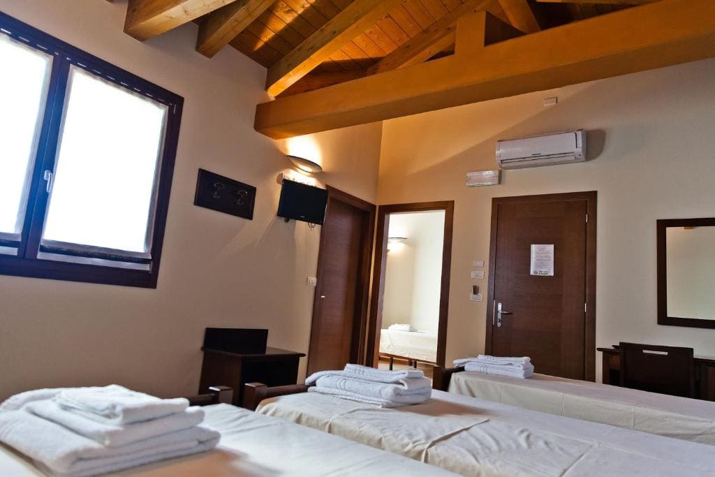 Suite room - Image 2