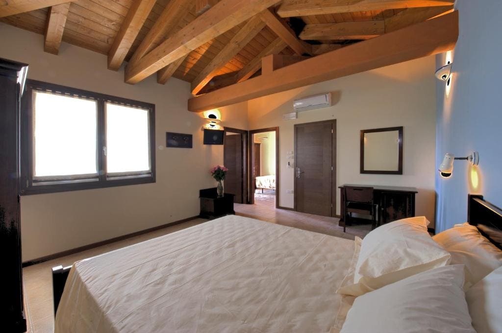 Suite room - Image 3