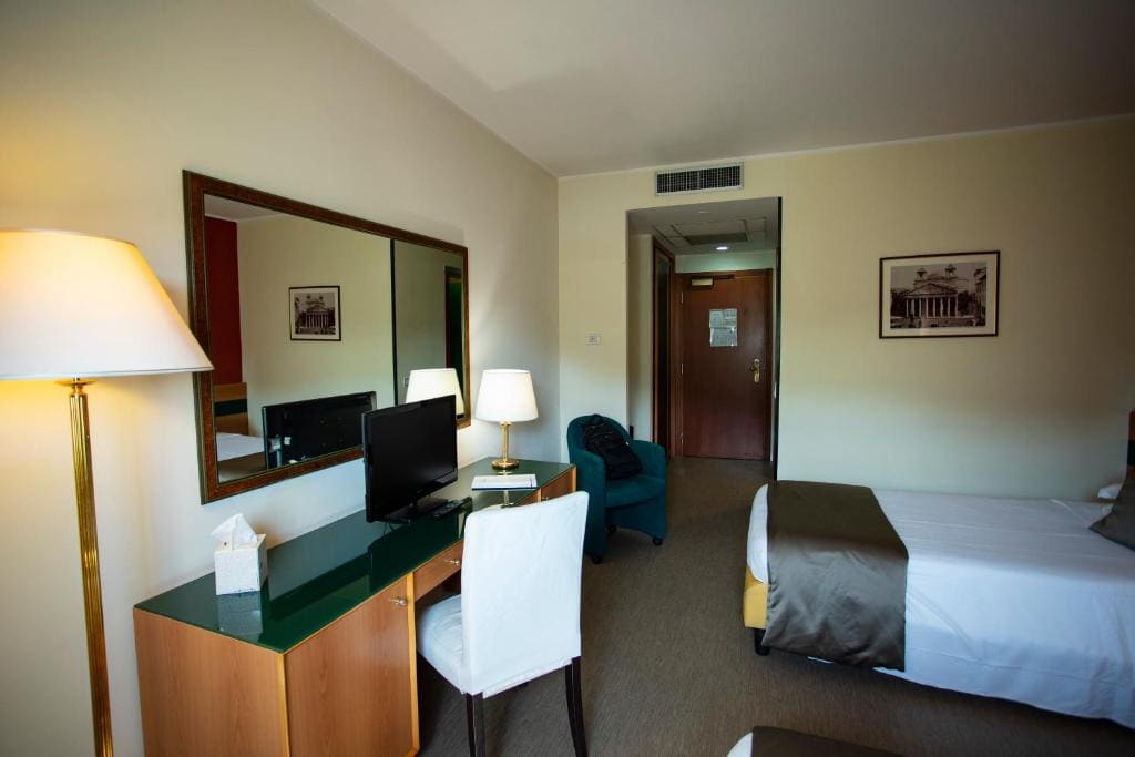 Classic Double or Twin Room room - Image 3