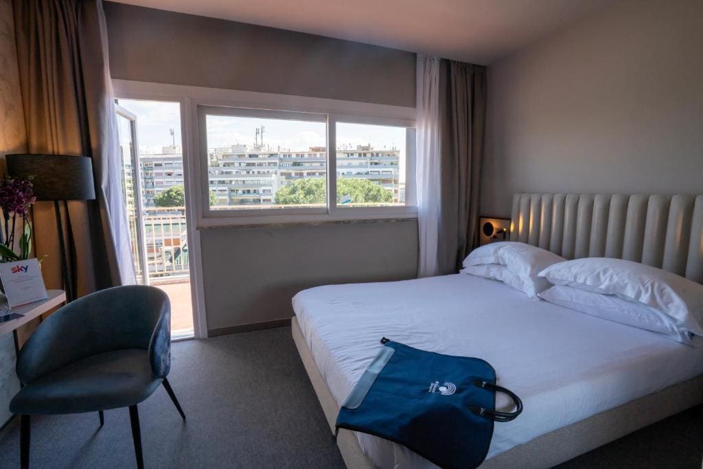 Superior Double or Twin Room room - Image 2
