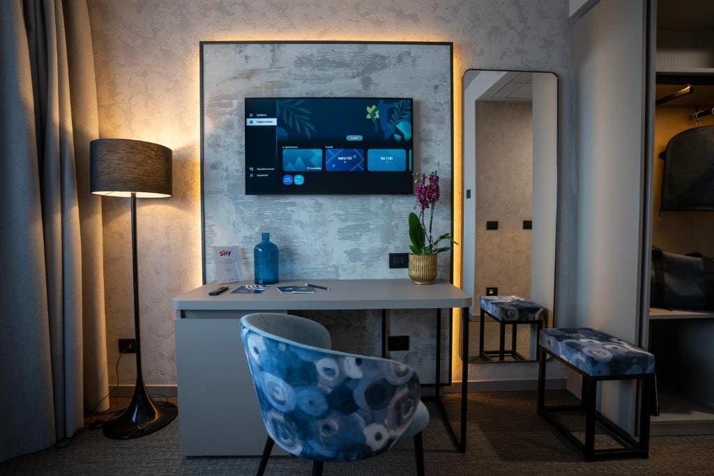Superior Triple Room room - Image 2