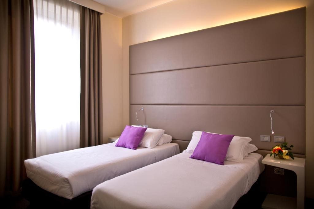 Classic Twin Room - Disability Access room - Image 3